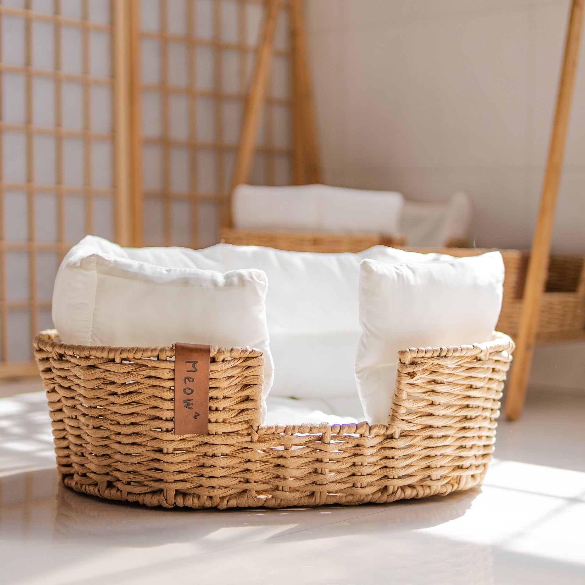 Hand-woven  Rattan Basket Pet Nest